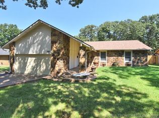 325 W 32nd St, Sand Springs, OK 74063