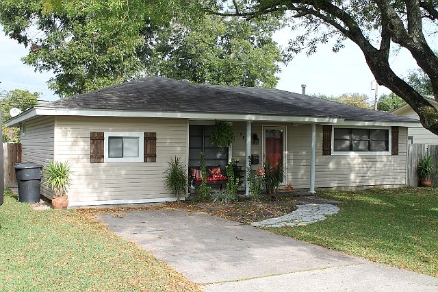 1st image of 111 S 2nd St