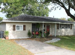 111 S 2nd St, Nederland, TX 77627