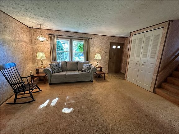 3rd image of 7 Matthew Cir