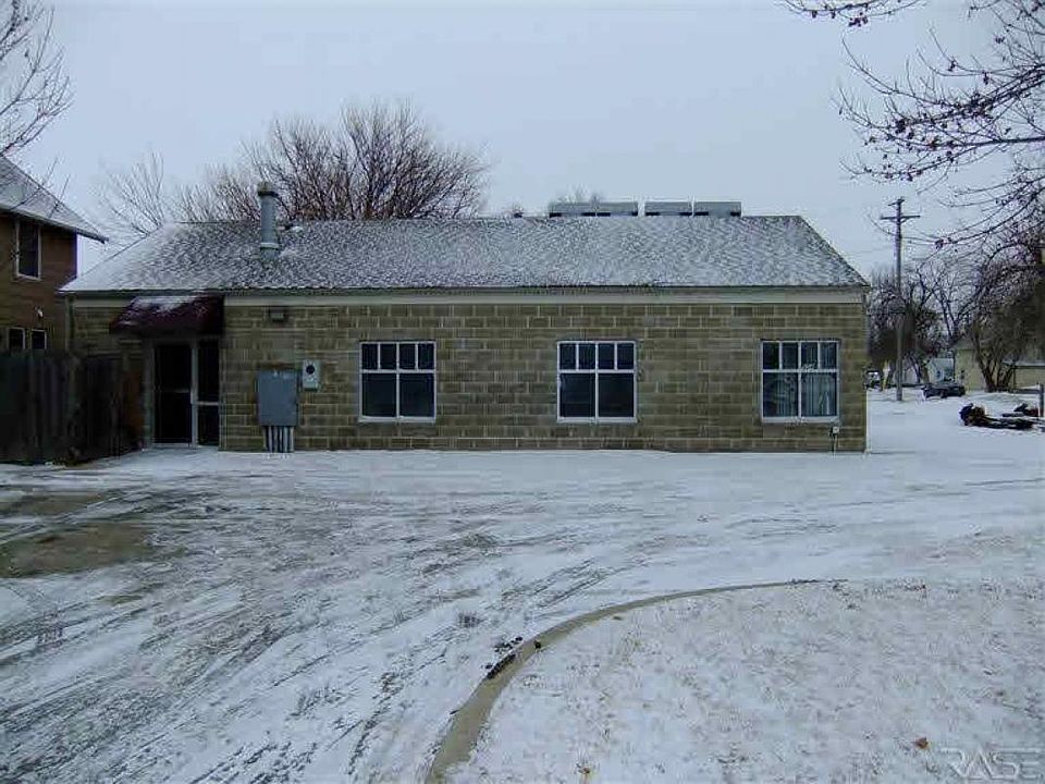 2nd image of 504 N Weber Ave