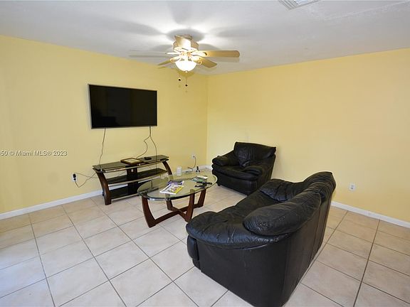 3rd image of 2348 Lena Ln