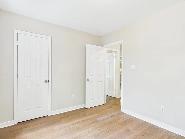 2313 National St — Photo 25