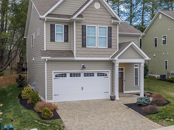 3rd image of 47 Chamberlain Loop