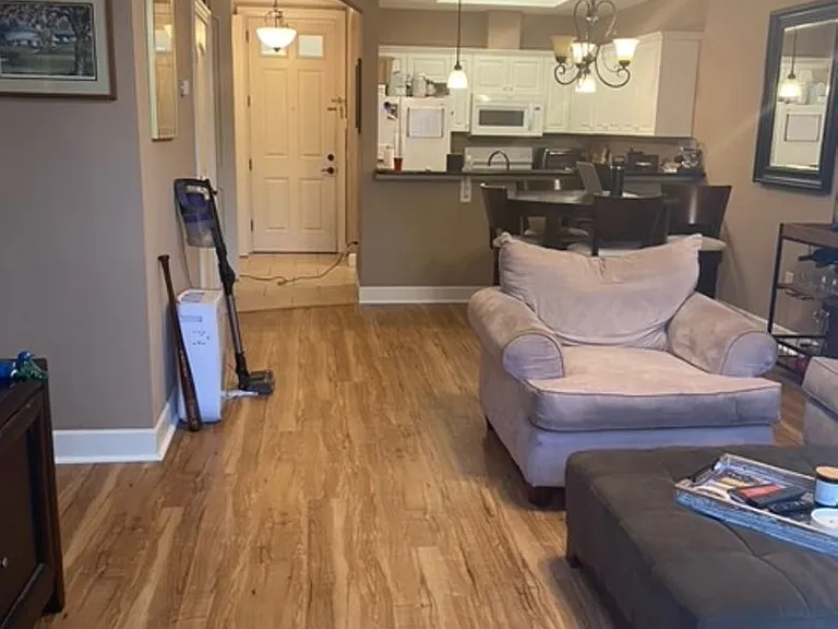 325 NW 14th St #203 — Photo 2