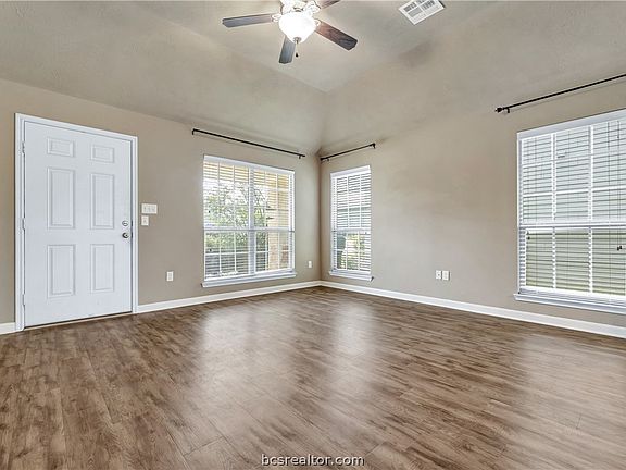 3rd image of 2022 Turning Leaf Dr