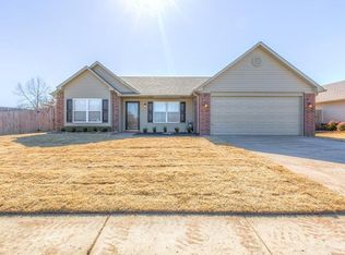 12018 E 111th St N, Owasso, OK 74055