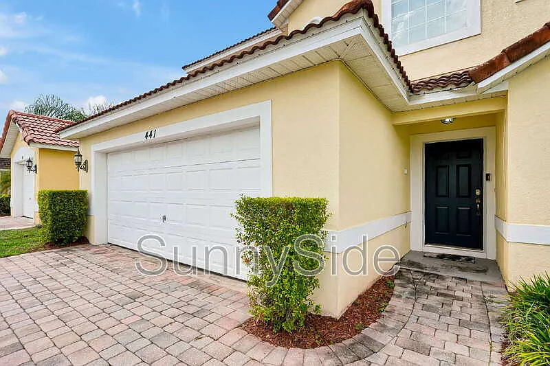 4 bed, 3.0 bath, 1978 sqft, $2,800 — Photo 3