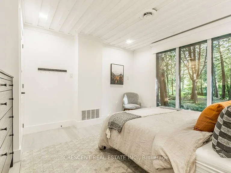 37 Georgian Manor Dr — Photo 25