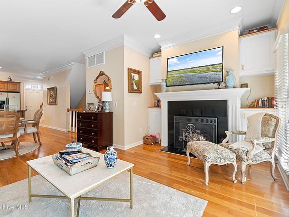 3rd image of 601 River Ridge Drive Unit 6