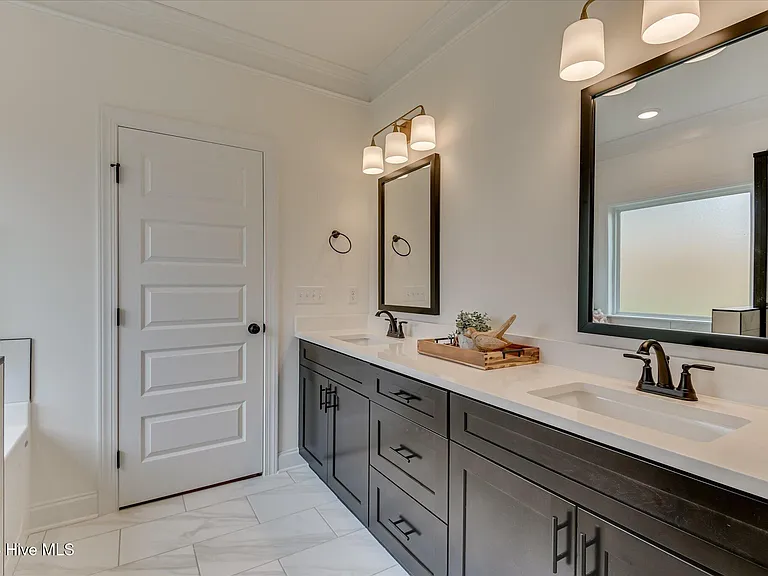 2049 Warbler Dr — Photo 30