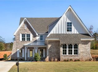 2257 Lakeview Dr, Opelika, AL 36801