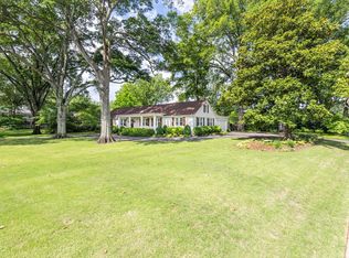 241 Greenway Rd, Memphis, TN 38117