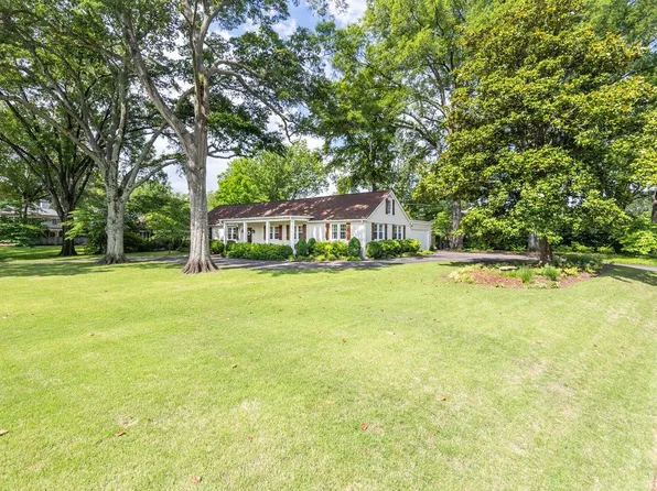 241 Greenway Rd, Memphis, TN 38117