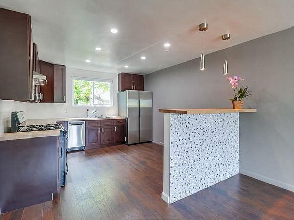 3rd image of 5218 Dawes St