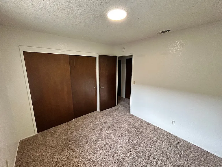5111-5339 Basilica Dr — Photo 8