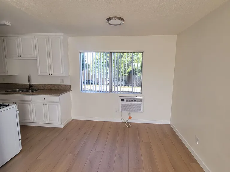 6336 Tujunga Ave — Photo 27