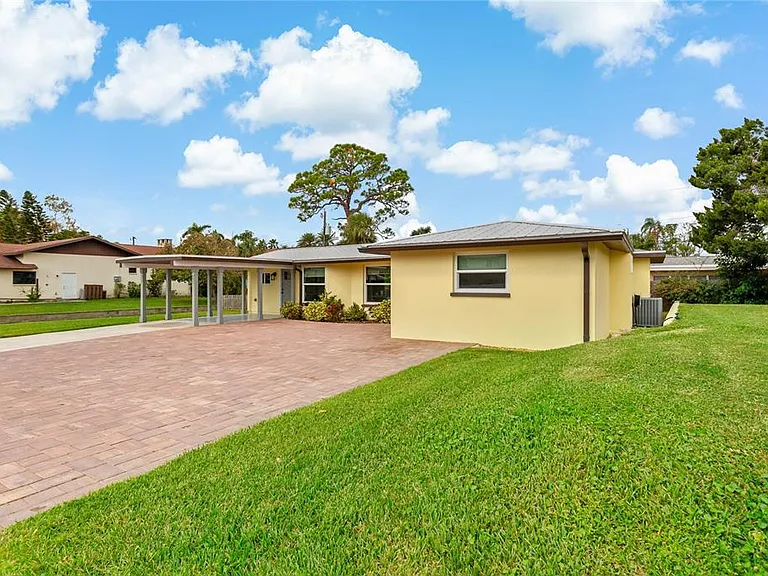 1675 Blakemore Ln — Photo 35