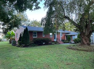 4504 Hermitage Ln, Gloucester, VA 23061