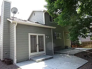 3 bed, 2296 sqft, $2,900 — Photo 2