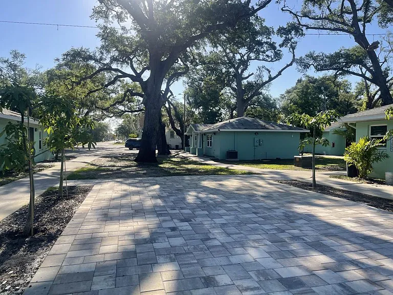 1552 S Myrtle Ave — Photo 10