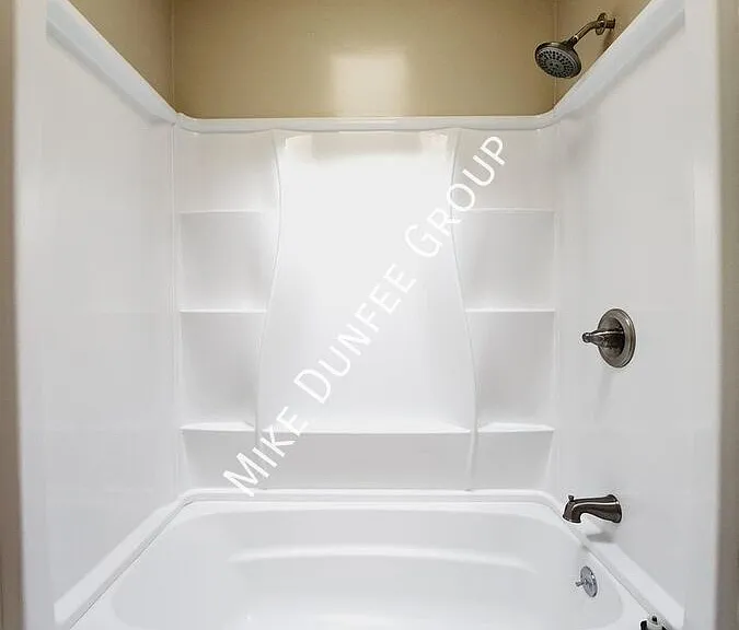 412 E 7th St #2 — Photo 25