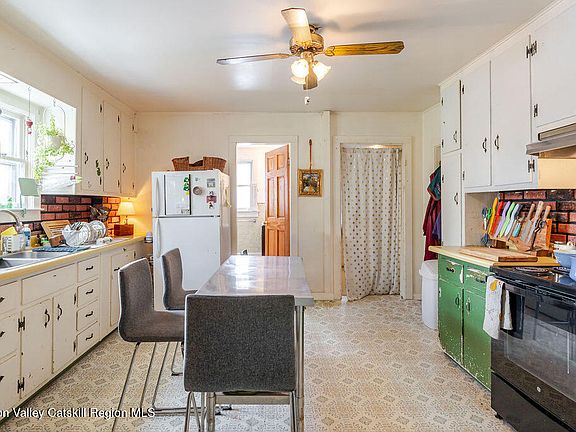 5th image of 60 Prospect Street