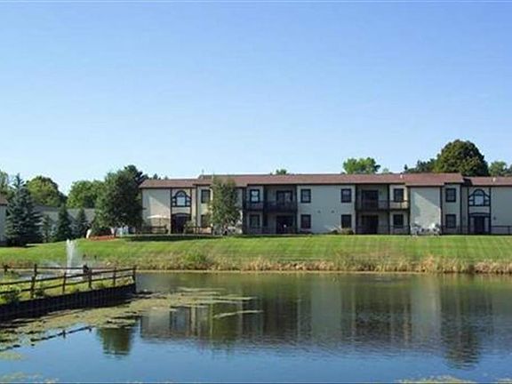 3rd image of 227 Wildwood Dr