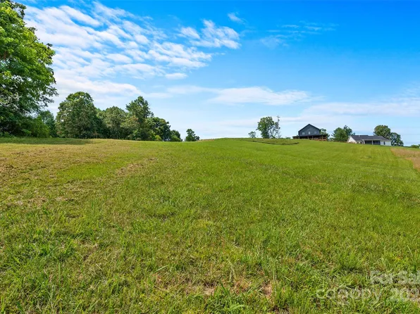 113 Grandview Ridge Dr, Alexander, NC 28701