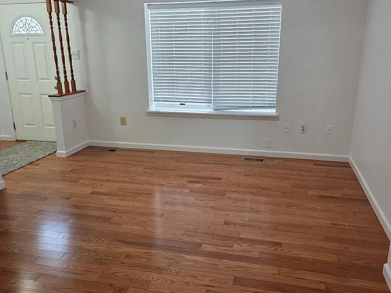 52 Chins Ct — Photo 2