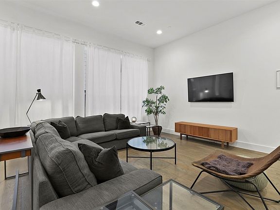 2nd image of 2226 N Garrett Ave APT 105
