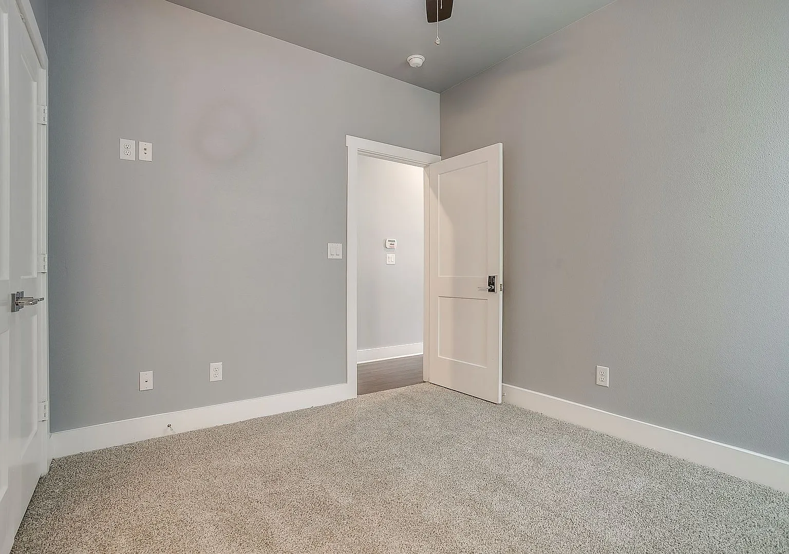 2822 Forest Park Blvd-2028 — Photo 3