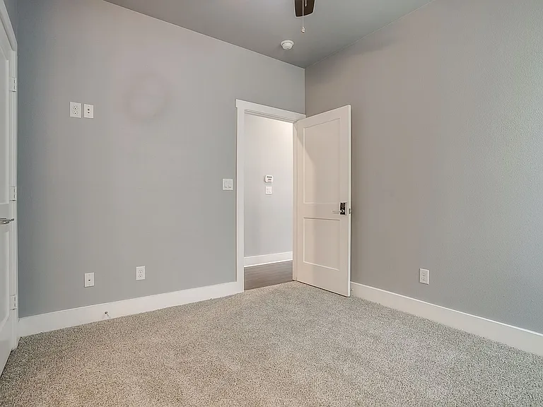 2822 Addison Park Ln #2822-2028 — Photo 2