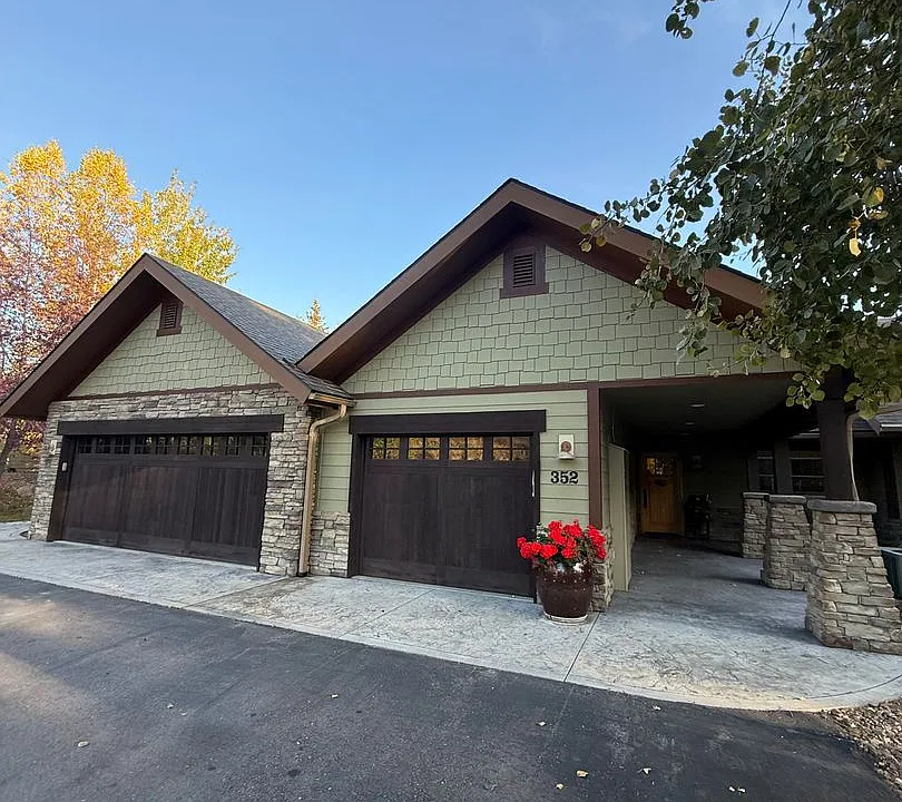 352 Jib Ln