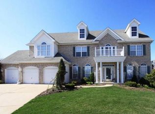 643 Dartmouth Crossing Ct, Ballwin, MO