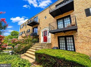 430 N Armistead St APT 303, Alexandria, VA 22312