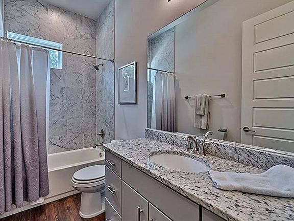 3rd image of 6463 SW 77th Dr