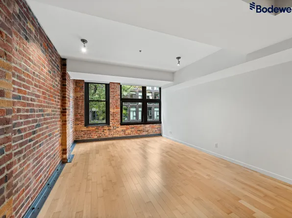 12 Water St, Vancouver, BC V6B 1A5