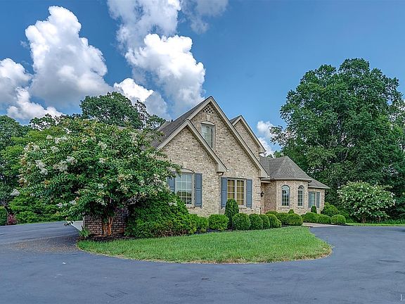 2nd image of 1527 Trents Meadow Ln
