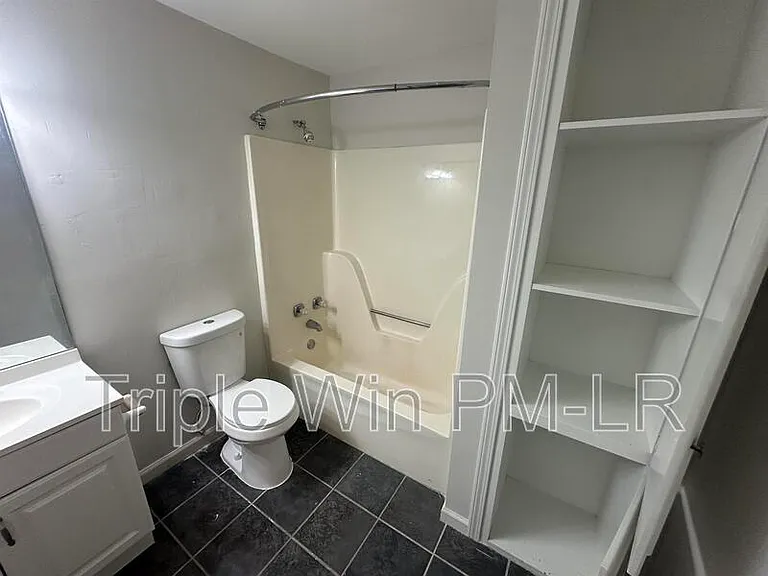 5900 Foxboro Dr — Photo 23