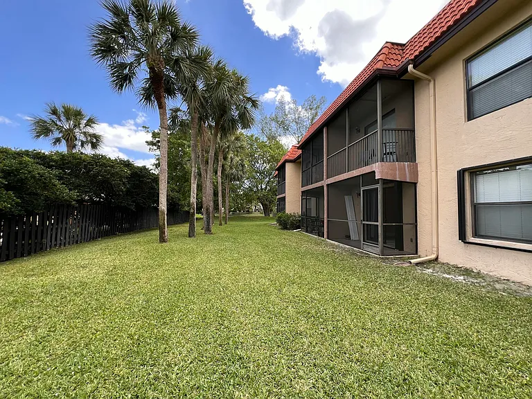 21890 Lake Forest Cir #101 — Photo 39