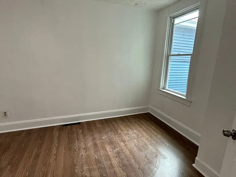 367 Hewitt St — Photo 16