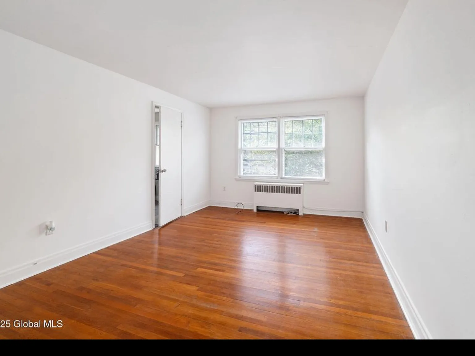 11 Kimberly St — Photo 3