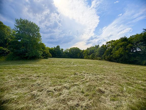2nd image of 1948 Cainsville Rd