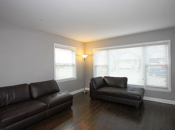 4th image of 1042 Thomas Ave