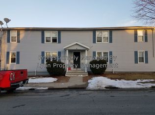 31 Lloyd St APT 2L, Blackstone, MA 01504