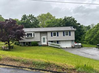 16 Baker St, Coatesville, PA 19320