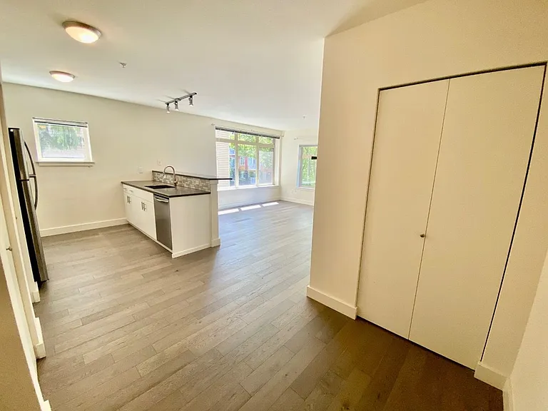 1620 Belmont Ave #221 — Photo 4