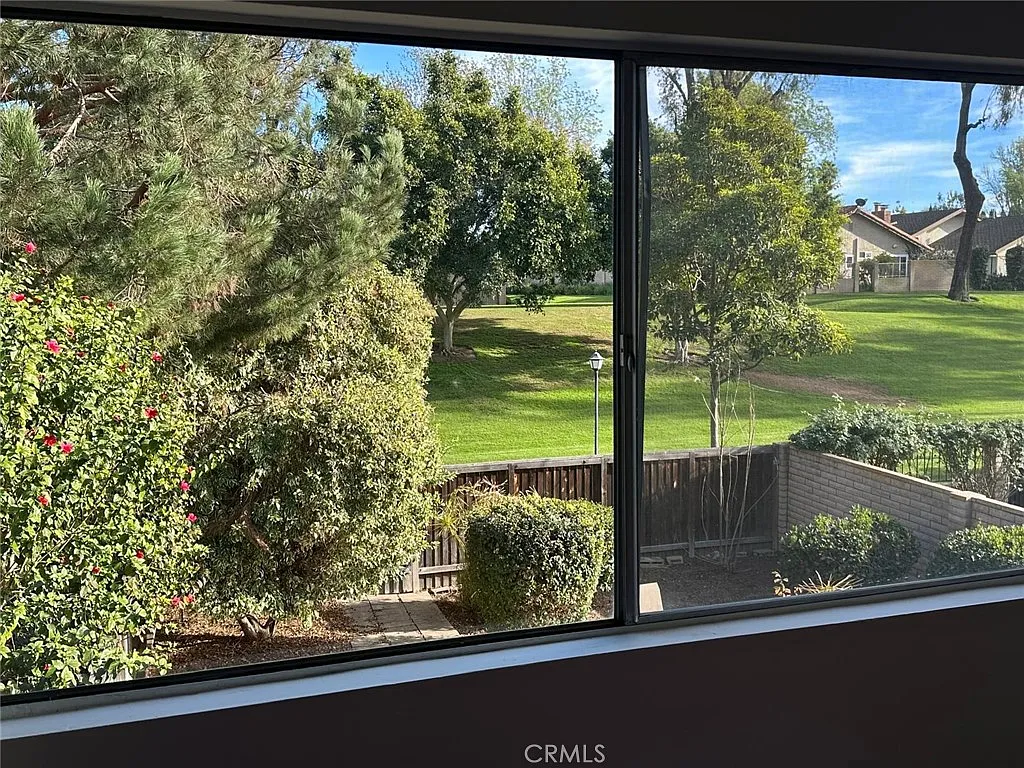8 bed, 1896 sqft, $10,000 — Photo 2