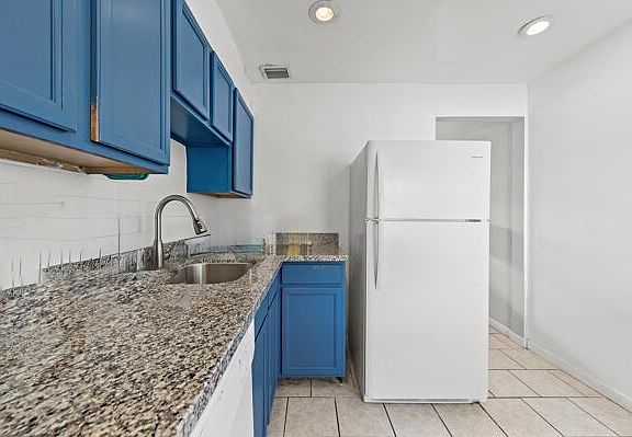 4th image of 1127 NE 5th Ave